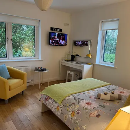 Elm Grove, Family * Schull