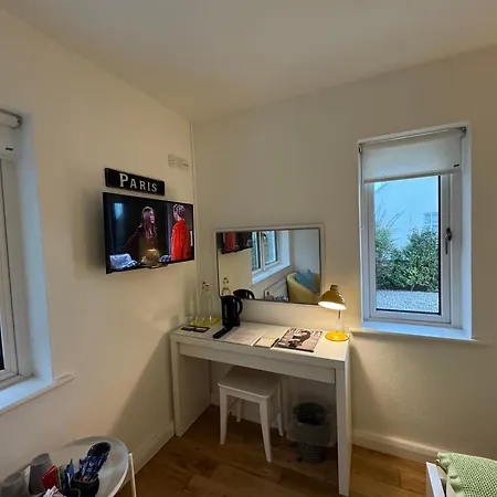 Elm Grove, Family シュル