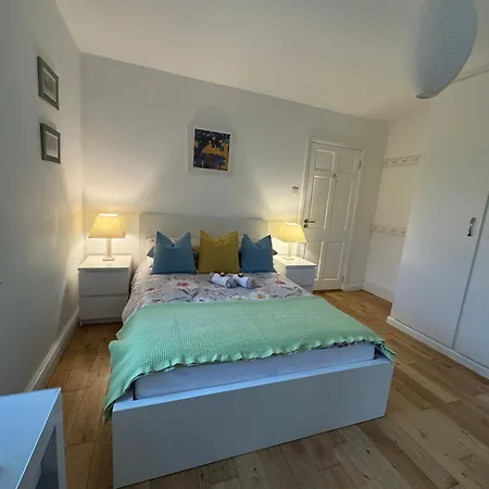 Elm Grove, Family シュル