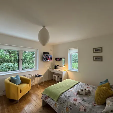 Elm Grove, Family ゲストハウス