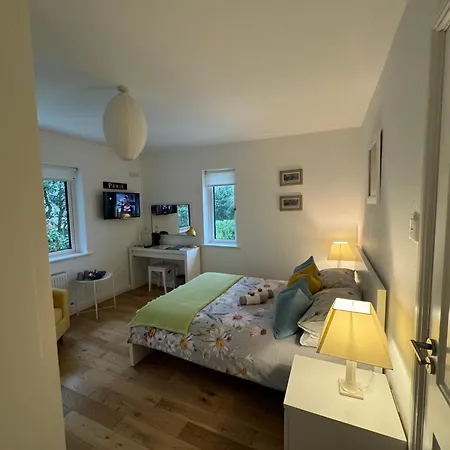 Elm Grove, Family シュル