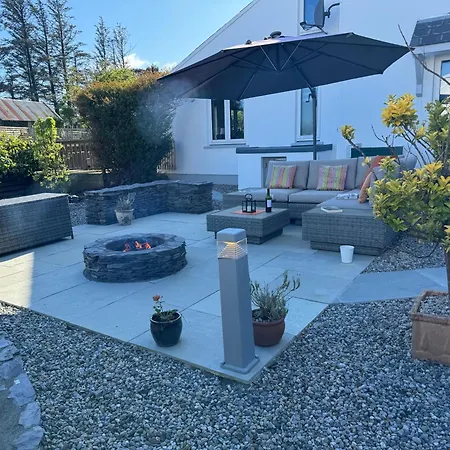 Elm Grove, Family * Schull