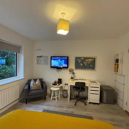 Elm Grove, Family Guest house *