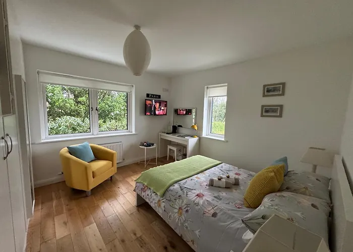 Elm Grove, Family Schull