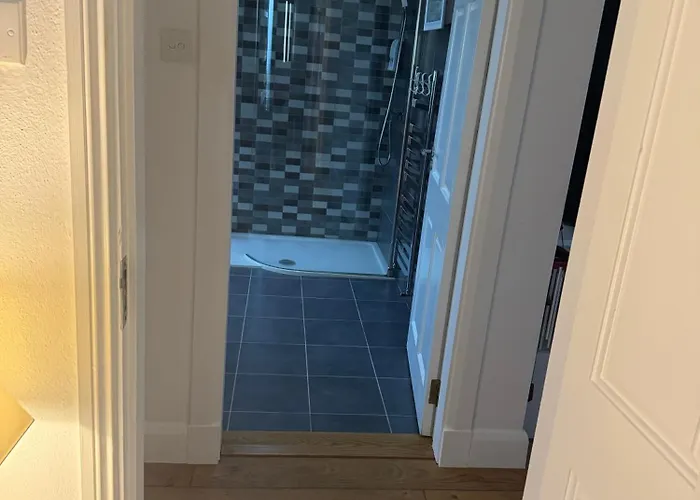 Elm Grove, Family * 슐