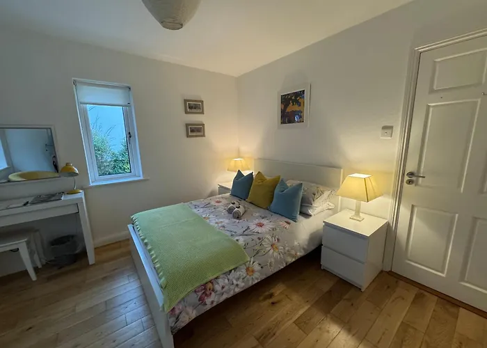 Elm Grove, Family Pensionat *