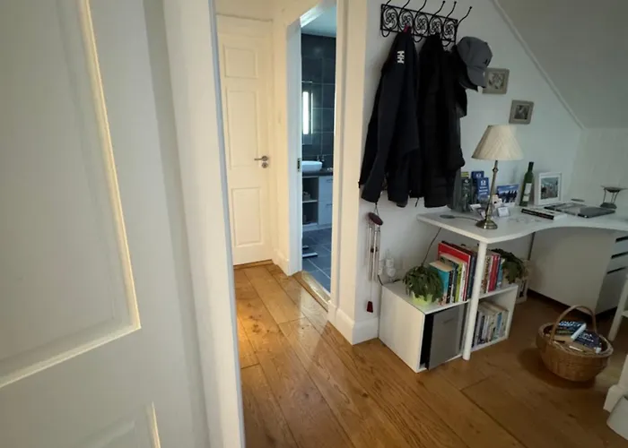 Elm Grove, Family * Schull