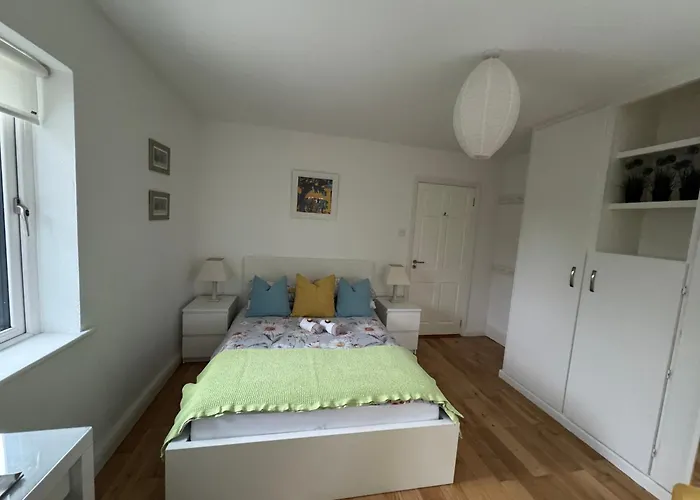 Elm Grove, Family Pensionat Schull