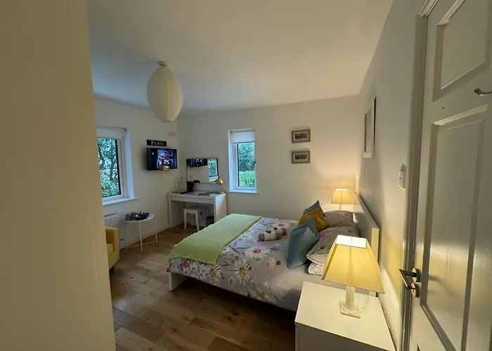 Elm Grove, Family Schull