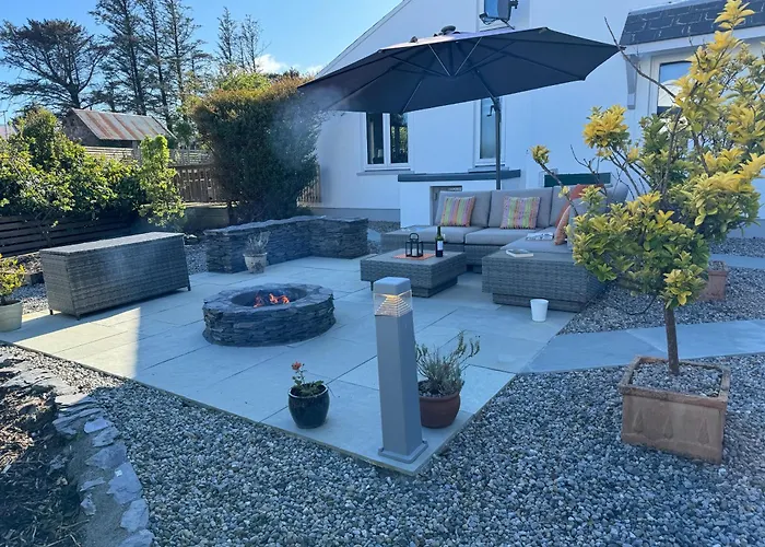 Elm Grove, Family * Schull