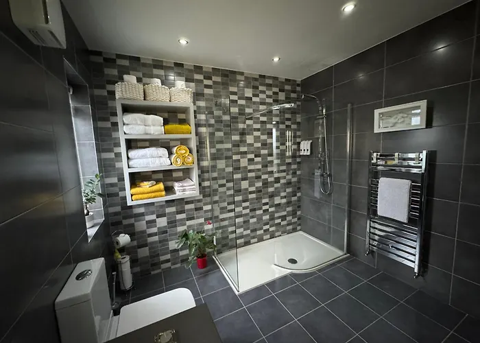 Elm Grove, Family 게스트하우스