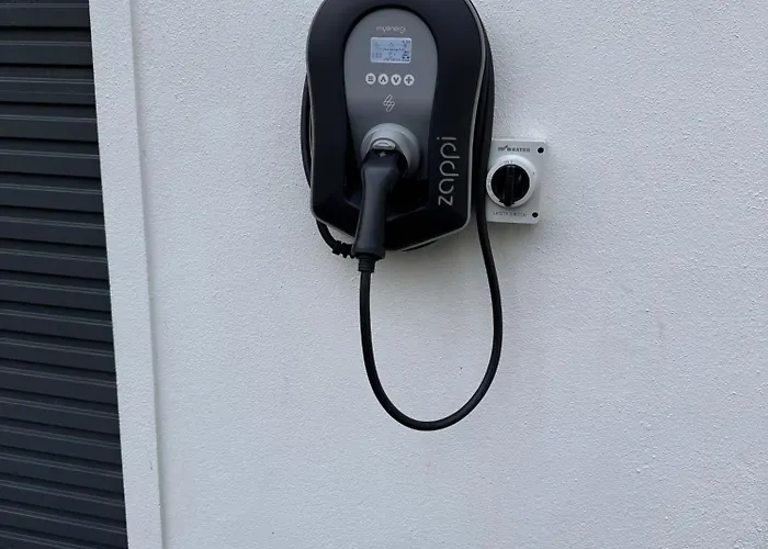 Elm Grove, Family Schull