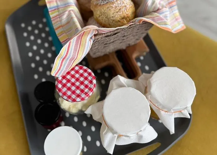 Elm Grove, Family * Schull